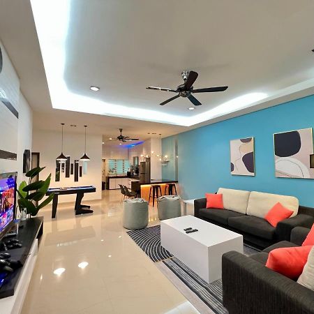 Tcvila 12Pax Neartc Dinosaurland Pooltable, Netflix Kuantan Exterior photo